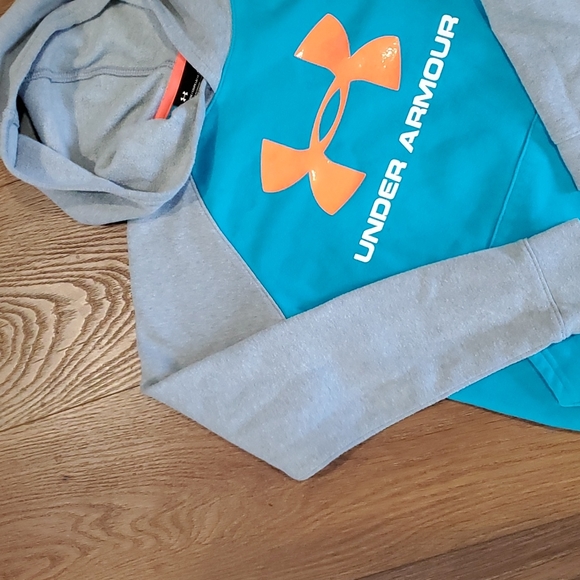 UNDER ARMOUR hoodie.    #3973 - Picture 3 of 6